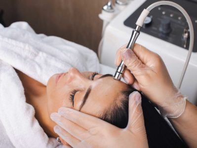 microdermabrasion-treatment-768x512